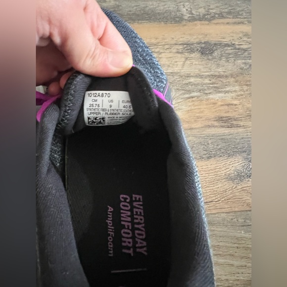 ASICS Shoes - Picture 2 of 3